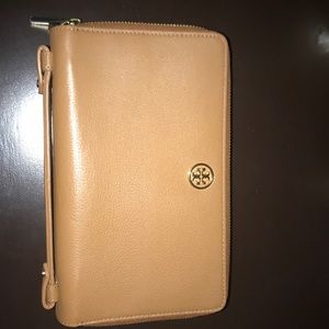 Tory burch wallet